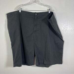 True Nation, Dress Shorts. Size 54 Waist. In excellent condition!